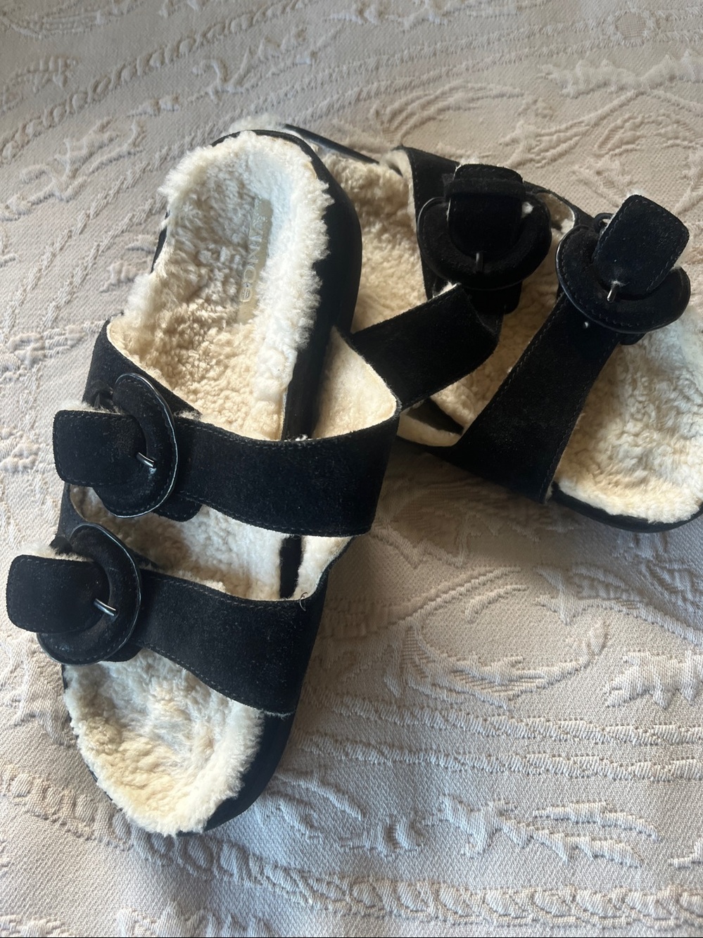 Vince Black Suede Shearling Lined Double Strap Sandals Sz 10 EUC
